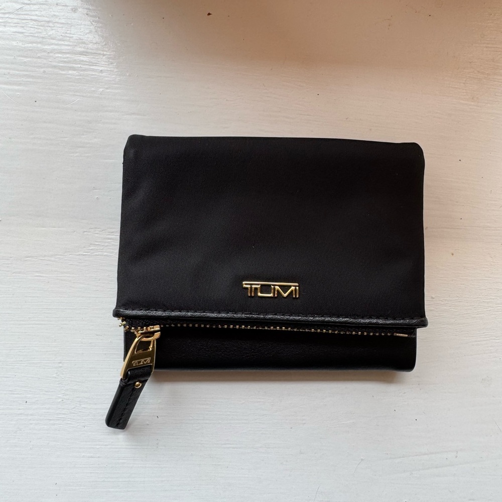 TUMI Black Voyageur Women's Wallet Zip